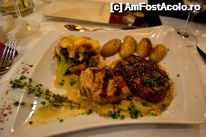 [P03] Minunata friptura de vita si de porc de la Asador. Va este foame? Nasol!!! Inchideti ochii cand va uitati la poze :))))))))))))))))  » foto by MCM
 - 
<span class="allrVoted glyphicon glyphicon-heart hidden" id="av479060"></span>
<a class="m-l-10 hidden" id="sv479060" onclick="voting_Foto_DelVot(,479060,18297)" role="button">șterge vot <span class="glyphicon glyphicon-remove"></span></a>
<a id="v9479060" class=" c-red"  onclick="voting_Foto_SetVot(479060)" role="button"><span class="glyphicon glyphicon-heart-empty"></span> <b>LIKE</b> = Votează poza</a> <img class="hidden"  id="f479060W9" src="/imagini/loader.gif" border="0" /><span class="AjErrMes hidden" id="e479060ErM"></span>