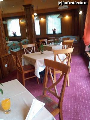 [P06] în restaurant, dimineaţa » foto by vasilica
 - 
<span class="allrVoted glyphicon glyphicon-heart hidden" id="av612320"></span>
<a class="m-l-10 hidden" id="sv612320" onclick="voting_Foto_DelVot(,612320,18323)" role="button">șterge vot <span class="glyphicon glyphicon-remove"></span></a>
<a id="v9612320" class=" c-red"  onclick="voting_Foto_SetVot(612320)" role="button"><span class="glyphicon glyphicon-heart-empty"></span> <b>LIKE</b> = Votează poza</a> <img class="hidden"  id="f612320W9" src="/imagini/loader.gif" border="0" /><span class="AjErrMes hidden" id="e612320ErM"></span>
