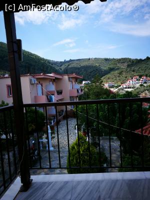 [P07] Vedere din celalalt balcon Vila Olga » foto by Mihagabi
 - 
<span class="allrVoted glyphicon glyphicon-heart hidden" id="av999625"></span>
<a class="m-l-10 hidden" id="sv999625" onclick="voting_Foto_DelVot(,999625,18331)" role="button">șterge vot <span class="glyphicon glyphicon-remove"></span></a>
<a id="v9999625" class=" c-red"  onclick="voting_Foto_SetVot(999625)" role="button"><span class="glyphicon glyphicon-heart-empty"></span> <b>LIKE</b> = Votează poza</a> <img class="hidden"  id="f999625W9" src="/imagini/loader.gif" border="0" /><span class="AjErrMes hidden" id="e999625ErM"></span>