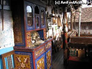 [P22] Mobilier vechi pictat manual, ustensile de bucatarie, felinare...  » foto by PPP974273
 - 
<span class="allrVoted glyphicon glyphicon-heart hidden" id="av613352"></span>
<a class="m-l-10 hidden" id="sv613352" onclick="voting_Foto_DelVot(,613352,18347)" role="button">șterge vot <span class="glyphicon glyphicon-remove"></span></a>
<a id="v9613352" class=" c-red"  onclick="voting_Foto_SetVot(613352)" role="button"><span class="glyphicon glyphicon-heart-empty"></span> <b>LIKE</b> = Votează poza</a> <img class="hidden"  id="f613352W9" src="/imagini/loader.gif" border="0" /><span class="AjErrMes hidden" id="e613352ErM"></span>