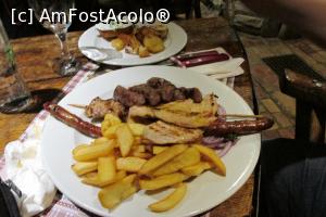[P12] Mix de carne la grătar (porția soțului meu) - alături -încă o garnitură de cartofi copți umpluți cu cremă de brânză și ciuperci umplute » foto by Alina Roxana
 - 
<span class="allrVoted glyphicon glyphicon-heart hidden" id="av1067915"></span>
<a class="m-l-10 hidden" id="sv1067915" onclick="voting_Foto_DelVot(,1067915,18348)" role="button">șterge vot <span class="glyphicon glyphicon-remove"></span></a>
<a id="v91067915" class=" c-red"  onclick="voting_Foto_SetVot(1067915)" role="button"><span class="glyphicon glyphicon-heart-empty"></span> <b>LIKE</b> = Votează poza</a> <img class="hidden"  id="f1067915W9" src="/imagini/loader.gif" border="0" /><span class="AjErrMes hidden" id="e1067915ErM"></span>