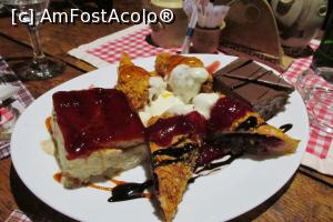 [P13] Desertul - un platou cu prăjituri felurite. Absolut delicioase!!!  » foto by Alina Roxana
 - 
<span class="allrVoted glyphicon glyphicon-heart hidden" id="av1067916"></span>
<a class="m-l-10 hidden" id="sv1067916" onclick="voting_Foto_DelVot(,1067916,18348)" role="button">șterge vot <span class="glyphicon glyphicon-remove"></span></a>
<a id="v91067916" class=" c-red"  onclick="voting_Foto_SetVot(1067916)" role="button"><span class="glyphicon glyphicon-heart-empty"></span> <b>LIKE</b> = Votează poza</a> <img class="hidden"  id="f1067916W9" src="/imagini/loader.gif" border="0" /><span class="AjErrMes hidden" id="e1067916ErM"></span>