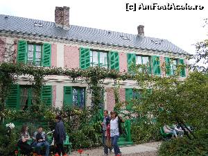 [P31] Casa lui Claude Monet » foto by joana_ro
 - 
<span class="allrVoted glyphicon glyphicon-heart hidden" id="av613510"></span>
<a class="m-l-10 hidden" id="sv613510" onclick="voting_Foto_DelVot(,613510,18350)" role="button">șterge vot <span class="glyphicon glyphicon-remove"></span></a>
<a id="v9613510" class=" c-red"  onclick="voting_Foto_SetVot(613510)" role="button"><span class="glyphicon glyphicon-heart-empty"></span> <b>LIKE</b> = Votează poza</a> <img class="hidden"  id="f613510W9" src="/imagini/loader.gif" border="0" /><span class="AjErrMes hidden" id="e613510ErM"></span>