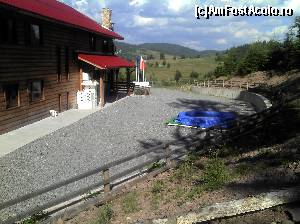[P14] Arieșeni. Excursie pe dealurile din jurul pensiunii Poarta Arieșului. Aici este un refugiu construit cu fonduri europene și... cam gol... :- ( » foto by FlorinAndrei
 - 
<span class="allrVoted glyphicon glyphicon-heart hidden" id="av616570"></span>
<a class="m-l-10 hidden" id="sv616570" onclick="voting_Foto_DelVot(,616570,18351)" role="button">șterge vot <span class="glyphicon glyphicon-remove"></span></a>
<a id="v9616570" class=" c-red"  onclick="voting_Foto_SetVot(616570)" role="button"><span class="glyphicon glyphicon-heart-empty"></span> <b>LIKE</b> = Votează poza</a> <img class="hidden"  id="f616570W9" src="/imagini/loader.gif" border="0" /><span class="AjErrMes hidden" id="e616570ErM"></span>