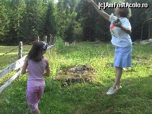 [P24] Pensiunea Poarta Arieșului. Jocuri de societate: cine aruncă conul de brad mai departe! :-)  » foto by FlorinAndrei
 - 
<span class="allrVoted glyphicon glyphicon-heart hidden" id="av616583"></span>
<a class="m-l-10 hidden" id="sv616583" onclick="voting_Foto_DelVot(,616583,18351)" role="button">șterge vot <span class="glyphicon glyphicon-remove"></span></a>
<a id="v9616583" class=" c-red"  onclick="voting_Foto_SetVot(616583)" role="button"><span class="glyphicon glyphicon-heart-empty"></span> <b>LIKE</b> = Votează poza</a> <img class="hidden"  id="f616583W9" src="/imagini/loader.gif" border="0" /><span class="AjErrMes hidden" id="e616583ErM"></span>