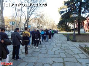 [P05] Coada... cozii la intrarea gratuită în Prado. Tot chinezii predomină...  » foto by Costi
 - 
<span class="allrVoted glyphicon glyphicon-heart hidden" id="av1062861"></span>
<a class="m-l-10 hidden" id="sv1062861" onclick="voting_Foto_DelVot(,1062861,18385)" role="button">șterge vot <span class="glyphicon glyphicon-remove"></span></a>
<a id="v91062861" class=" c-red"  onclick="voting_Foto_SetVot(1062861)" role="button"><span class="glyphicon glyphicon-heart-empty"></span> <b>LIKE</b> = Votează poza</a> <img class="hidden"  id="f1062861W9" src="/imagini/loader.gif" border="0" /><span class="AjErrMes hidden" id="e1062861ErM"></span>