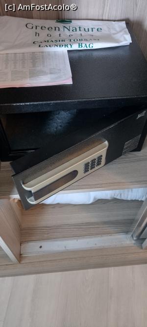[P14] Seif camera » foto by michaela_1961
 - 
<span class="allrVoted glyphicon glyphicon-heart hidden" id="av1323597"></span>
<a class="m-l-10 hidden" id="sv1323597" onclick="voting_Foto_DelVot(,1323597,18395)" role="button">șterge vot <span class="glyphicon glyphicon-remove"></span></a>
<a id="v91323597" class=" c-red"  onclick="voting_Foto_SetVot(1323597)" role="button"><span class="glyphicon glyphicon-heart-empty"></span> <b>LIKE</b> = Votează poza</a> <img class="hidden"  id="f1323597W9" src="/imagini/loader.gif" border="0" /><span class="AjErrMes hidden" id="e1323597ErM"></span>