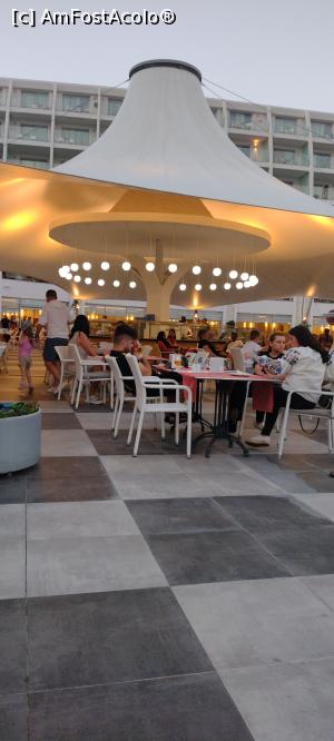 [P19] Terasa restaurantului » foto by michaela_1961
 - 
<span class="allrVoted glyphicon glyphicon-heart hidden" id="av1323602"></span>
<a class="m-l-10 hidden" id="sv1323602" onclick="voting_Foto_DelVot(,1323602,18395)" role="button">șterge vot <span class="glyphicon glyphicon-remove"></span></a>
<a id="v91323602" class=" c-red"  onclick="voting_Foto_SetVot(1323602)" role="button"><span class="glyphicon glyphicon-heart-empty"></span> <b>LIKE</b> = Votează poza</a> <img class="hidden"  id="f1323602W9" src="/imagini/loader.gif" border="0" /><span class="AjErrMes hidden" id="e1323602ErM"></span>
