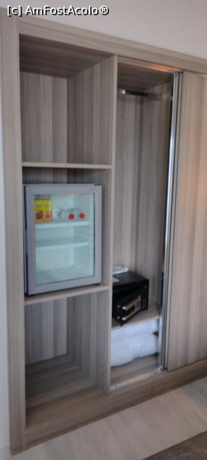 [P02] Minibar si seif » foto by michaela_1961
 - 
<span class="allrVoted glyphicon glyphicon-heart hidden" id="av1323585"></span>
<a class="m-l-10 hidden" id="sv1323585" onclick="voting_Foto_DelVot(,1323585,18395)" role="button">șterge vot <span class="glyphicon glyphicon-remove"></span></a>
<a id="v91323585" class=" c-red"  onclick="voting_Foto_SetVot(1323585)" role="button"><span class="glyphicon glyphicon-heart-empty"></span> <b>LIKE</b> = Votează poza</a> <img class="hidden"  id="f1323585W9" src="/imagini/loader.gif" border="0" /><span class="AjErrMes hidden" id="e1323585ErM"></span>