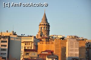 [P33] Turnul Galata plin de turisti pentru a vedea apusul!  » foto by danup
 - 
<span class="allrVoted glyphicon glyphicon-heart hidden" id="av719736"></span>
<a class="m-l-10 hidden" id="sv719736" onclick="voting_Foto_DelVot(,719736,18396)" role="button">șterge vot <span class="glyphicon glyphicon-remove"></span></a>
<a id="v9719736" class=" c-red"  onclick="voting_Foto_SetVot(719736)" role="button"><span class="glyphicon glyphicon-heart-empty"></span> <b>LIKE</b> = Votează poza</a> <img class="hidden"  id="f719736W9" src="/imagini/loader.gif" border="0" /><span class="AjErrMes hidden" id="e719736ErM"></span>