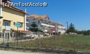 [P12] Hotel Iraklis este cel din mijloc » foto by dana2104
 - 
<span class="allrVoted glyphicon glyphicon-heart hidden" id="av843972"></span>
<a class="m-l-10 hidden" id="sv843972" onclick="voting_Foto_DelVot(,843972,18402)" role="button">șterge vot <span class="glyphicon glyphicon-remove"></span></a>
<a id="v9843972" class=" c-red"  onclick="voting_Foto_SetVot(843972)" role="button"><span class="glyphicon glyphicon-heart-empty"></span> <b>LIKE</b> = Votează poza</a> <img class="hidden"  id="f843972W9" src="/imagini/loader.gif" border="0" /><span class="AjErrMes hidden" id="e843972ErM"></span>