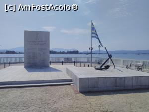 [P28] monumentul marinarilor de lângă Kiani Akti » foto by Carmen Ion
 - 
<span class="allrVoted glyphicon glyphicon-heart hidden" id="av1133974"></span>
<a class="m-l-10 hidden" id="sv1133974" onclick="voting_Foto_DelVot(,1133974,18402)" role="button">șterge vot <span class="glyphicon glyphicon-remove"></span></a>
<a id="v91133974" class=" c-red"  onclick="voting_Foto_SetVot(1133974)" role="button"><span class="glyphicon glyphicon-heart-empty"></span> <b>LIKE</b> = Votează poza</a> <img class="hidden"  id="f1133974W9" src="/imagini/loader.gif" border="0" /><span class="AjErrMes hidden" id="e1133974ErM"></span>