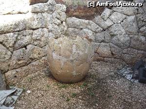 [P32] Unul dintre vasele de lut refacute apartinand Nekromanteion-ului » foto by irinad
 - 
<span class="allrVoted glyphicon glyphicon-heart hidden" id="av591978"></span>
<a class="m-l-10 hidden" id="sv591978" onclick="voting_Foto_DelVot(,591978,18403)" role="button">șterge vot <span class="glyphicon glyphicon-remove"></span></a>
<a id="v9591978" class=" c-red"  onclick="voting_Foto_SetVot(591978)" role="button"><span class="glyphicon glyphicon-heart-empty"></span> <b>LIKE</b> = Votează poza</a> <img class="hidden"  id="f591978W9" src="/imagini/loader.gif" border="0" /><span class="AjErrMes hidden" id="e591978ErM"></span>