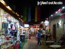 [P16] Turgutreis - hai-hui prin bazar. » foto by presario
 - 
<span class="allrVoted glyphicon glyphicon-heart hidden" id="av139766"></span>
<a class="m-l-10 hidden" id="sv139766" onclick="voting_Foto_DelVot(,139766,18406)" role="button">șterge vot <span class="glyphicon glyphicon-remove"></span></a>
<a id="v9139766" class=" c-red"  onclick="voting_Foto_SetVot(139766)" role="button"><span class="glyphicon glyphicon-heart-empty"></span> <b>LIKE</b> = Votează poza</a> <img class="hidden"  id="f139766W9" src="/imagini/loader.gif" border="0" /><span class="AjErrMes hidden" id="e139766ErM"></span>