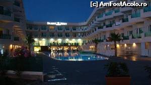 [P04] Un hotel 'Dragut' aflat pe faleza, nu exista nici o delimitare, te plimbai aproape prin curea hotelui » foto by kelyboy
 - 
<span class="allrVoted glyphicon glyphicon-heart hidden" id="av584786"></span>
<a class="m-l-10 hidden" id="sv584786" onclick="voting_Foto_DelVot(,584786,18406)" role="button">șterge vot <span class="glyphicon glyphicon-remove"></span></a>
<a id="v9584786" class=" c-red"  onclick="voting_Foto_SetVot(584786)" role="button"><span class="glyphicon glyphicon-heart-empty"></span> <b>LIKE</b> = Votează poza</a> <img class="hidden"  id="f584786W9" src="/imagini/loader.gif" border="0" /><span class="AjErrMes hidden" id="e584786ErM"></span>