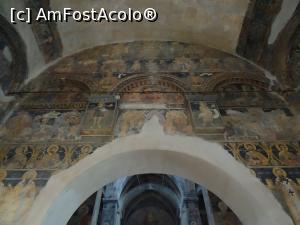 [P12] Mănăstirea Novo Hopovo - imagine din pronaosul Bisericii Sfântul Nicoale » foto by mariana.olaru
 - 
<span class="allrVoted glyphicon glyphicon-heart hidden" id="av848083"></span>
<a class="m-l-10 hidden" id="sv848083" onclick="voting_Foto_DelVot(,848083,18407)" role="button">șterge vot <span class="glyphicon glyphicon-remove"></span></a>
<a id="v9848083" class=" c-red"  onclick="voting_Foto_SetVot(848083)" role="button"><span class="glyphicon glyphicon-heart-empty"></span> <b>LIKE</b> = Votează poza</a> <img class="hidden"  id="f848083W9" src="/imagini/loader.gif" border="0" /><span class="AjErrMes hidden" id="e848083ErM"></span>