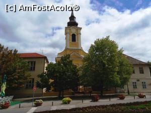 [P52] Sremski Karlovci - Biserica catolică a Sfintei Treimi » foto by mariana.olaru
 - 
<span class="allrVoted glyphicon glyphicon-heart hidden" id="av848126"></span>
<a class="m-l-10 hidden" id="sv848126" onclick="voting_Foto_DelVot(,848126,18407)" role="button">șterge vot <span class="glyphicon glyphicon-remove"></span></a>
<a id="v9848126" class=" c-red"  onclick="voting_Foto_SetVot(848126)" role="button"><span class="glyphicon glyphicon-heart-empty"></span> <b>LIKE</b> = Votează poza</a> <img class="hidden"  id="f848126W9" src="/imagini/loader.gif" border="0" /><span class="AjErrMes hidden" id="e848126ErM"></span>