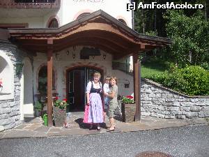 [P26] Poza in fata pensiunii cu proprietara pensiunii.  » foto by liviu49
 - 
<span class="allrVoted glyphicon glyphicon-heart hidden" id="av637505"></span>
<a class="m-l-10 hidden" id="sv637505" onclick="voting_Foto_DelVot(,637505,18412)" role="button">șterge vot <span class="glyphicon glyphicon-remove"></span></a>
<a id="v9637505" class=" c-red"  onclick="voting_Foto_SetVot(637505)" role="button"><span class="glyphicon glyphicon-heart-empty"></span> <b>LIKE</b> = Votează poza</a> <img class="hidden"  id="f637505W9" src="/imagini/loader.gif" border="0" /><span class="AjErrMes hidden" id="e637505ErM"></span>