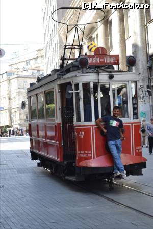 [P22] Tramvaiul Nostalgic care merge pe Istiklal. Bun pt. poze, aproape zero utilitate. Pe jos ajungi mai repede.  » foto by TraianS
 - 
<span class="allrVoted glyphicon glyphicon-heart hidden" id="av480930"></span>
<a class="m-l-10 hidden" id="sv480930" onclick="voting_Foto_DelVot(,480930,18417)" role="button">șterge vot <span class="glyphicon glyphicon-remove"></span></a>
<a id="v9480930" class=" c-red"  onclick="voting_Foto_SetVot(480930)" role="button"><span class="glyphicon glyphicon-heart-empty"></span> <b>LIKE</b> = Votează poza</a> <img class="hidden"  id="f480930W9" src="/imagini/loader.gif" border="0" /><span class="AjErrMes hidden" id="e480930ErM"></span>