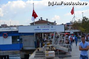 [P30] In Kadıkoy, pontonul de unde pleaca vapoarele inspre Eminonu.  » foto by TraianS
 - 
<span class="allrVoted glyphicon glyphicon-heart hidden" id="av480938"></span>
<a class="m-l-10 hidden" id="sv480938" onclick="voting_Foto_DelVot(,480938,18417)" role="button">șterge vot <span class="glyphicon glyphicon-remove"></span></a>
<a id="v9480938" class=" c-red"  onclick="voting_Foto_SetVot(480938)" role="button"><span class="glyphicon glyphicon-heart-empty"></span> <b>LIKE</b> = Votează poza</a> <img class="hidden"  id="f480938W9" src="/imagini/loader.gif" border="0" /><span class="AjErrMes hidden" id="e480938ErM"></span>