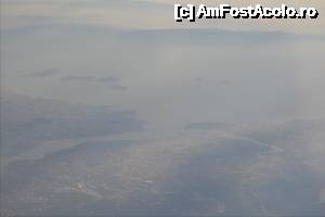 [P04] Istanbul vazut de sus. In stanga Bosforul, in dreapta Cornul de aur. In fundal Marea Marmara cu Insulele Printilor. Marea Neagra e undeva in spatele fotografului.  » foto by TraianS
 - 
<span class="allrVoted glyphicon glyphicon-heart hidden" id="av480911"></span>
<a class="m-l-10 hidden" id="sv480911" onclick="voting_Foto_DelVot(,480911,18417)" role="button">șterge vot <span class="glyphicon glyphicon-remove"></span></a>
<a id="v9480911" class=" c-red"  onclick="voting_Foto_SetVot(480911)" role="button"><span class="glyphicon glyphicon-heart-empty"></span> <b>LIKE</b> = Votează poza</a> <img class="hidden"  id="f480911W9" src="/imagini/loader.gif" border="0" /><span class="AjErrMes hidden" id="e480911ErM"></span>