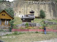 [P01] Pertele de gresie, în care este săpată mănăstirea Corbii de Piatră » foto by Costi
 - 
<span class="allrVoted glyphicon glyphicon-heart hidden" id="av37586"></span>
<a class="m-l-10 hidden" id="sv37586" onclick="voting_Foto_DelVot(,37586,18441)" role="button">șterge vot <span class="glyphicon glyphicon-remove"></span></a>
<a id="v937586" class=" c-red"  onclick="voting_Foto_SetVot(37586)" role="button"><span class="glyphicon glyphicon-heart-empty"></span> <b>LIKE</b> = Votează poza</a> <img class="hidden"  id="f37586W9" src="/imagini/loader.gif" border="0" /><span class="AjErrMes hidden" id="e37586ErM"></span>