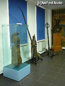 [P20] Sculptura ce se punea la prova corabiilor (reprezenta chipul unui luptator antic); carma unei corabii din sec. XVIII; ancora si bustul lui Mihai Viteazul » foto by Claudiu U.
 - 
<span class="allrVoted glyphicon glyphicon-heart hidden" id="av229845"></span>
<a class="m-l-10 hidden" id="sv229845" onclick="voting_Foto_DelVot(,229845,18444)" role="button">șterge vot <span class="glyphicon glyphicon-remove"></span></a>
<a id="v9229845" class=" c-red"  onclick="voting_Foto_SetVot(229845)" role="button"><span class="glyphicon glyphicon-heart-empty"></span> <b>LIKE</b> = Votează poza</a> <img class="hidden"  id="f229845W9" src="/imagini/loader.gif" border="0" /><span class="AjErrMes hidden" id="e229845ErM"></span>