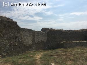 [P05] Cetatea Enisala-curtea interioară » foto by Yersinia Pestis
 - 
<span class="allrVoted glyphicon glyphicon-heart hidden" id="av1011717"></span>
<a class="m-l-10 hidden" id="sv1011717" onclick="voting_Foto_DelVot(,1011717,18448)" role="button">șterge vot <span class="glyphicon glyphicon-remove"></span></a>
<a id="v91011717" class=" c-red"  onclick="voting_Foto_SetVot(1011717)" role="button"><span class="glyphicon glyphicon-heart-empty"></span> <b>LIKE</b> = Votează poza</a> <img class="hidden"  id="f1011717W9" src="/imagini/loader.gif" border="0" /><span class="AjErrMes hidden" id="e1011717ErM"></span>