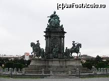 [P02] Statuia Mariei Tereza » foto by Irina1974
 - 
<span class="allrVoted glyphicon glyphicon-heart hidden" id="av80179"></span>
<a class="m-l-10 hidden" id="sv80179" onclick="voting_Foto_DelVot(,80179,18455)" role="button">șterge vot <span class="glyphicon glyphicon-remove"></span></a>
<a id="v980179" class=" c-red"  onclick="voting_Foto_SetVot(80179)" role="button"><span class="glyphicon glyphicon-heart-empty"></span> <b>LIKE</b> = Votează poza</a> <img class="hidden"  id="f80179W9" src="/imagini/loader.gif" border="0" /><span class="AjErrMes hidden" id="e80179ErM"></span>