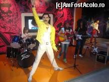 [P04] In concert alaturi de Fredy Mercury. Recunoasteti basistul? » foto by aurel245
 - 
<span class="allrVoted glyphicon glyphicon-heart hidden" id="av372659"></span>
<a class="m-l-10 hidden" id="sv372659" onclick="voting_Foto_DelVot(,372659,18456)" role="button">șterge vot <span class="glyphicon glyphicon-remove"></span></a>
<a id="v9372659" class=" c-red"  onclick="voting_Foto_SetVot(372659)" role="button"><span class="glyphicon glyphicon-heart-empty"></span> <b>LIKE</b> = Votează poza</a> <img class="hidden"  id="f372659W9" src="/imagini/loader.gif" border="0" /><span class="AjErrMes hidden" id="e372659ErM"></span>