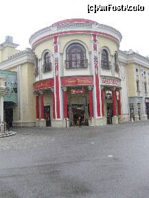 [P01] Muzeul Madame Tussauds te intimpina cu eleganta vieneza inca de la intrare » foto by Ana Venera
 - 
<span class="allrVoted glyphicon glyphicon-heart hidden" id="av270838"></span>
<a class="m-l-10 hidden" id="sv270838" onclick="voting_Foto_DelVot(,270838,18456)" role="button">șterge vot <span class="glyphicon glyphicon-remove"></span></a>
<a id="v9270838" class=" c-red"  onclick="voting_Foto_SetVot(270838)" role="button"><span class="glyphicon glyphicon-heart-empty"></span> <b>LIKE</b> = Votează poza</a> <img class="hidden"  id="f270838W9" src="/imagini/loader.gif" border="0" /><span class="AjErrMes hidden" id="e270838ErM"></span>