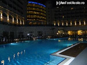 [P13] piscina principala seara » foto by ruxy67
 - 
<span class="allrVoted glyphicon glyphicon-heart hidden" id="av667066"></span>
<a class="m-l-10 hidden" id="sv667066" onclick="voting_Foto_DelVot(,667066,18472)" role="button">șterge vot <span class="glyphicon glyphicon-remove"></span></a>
<a id="v9667066" class=" c-red"  onclick="voting_Foto_SetVot(667066)" role="button"><span class="glyphicon glyphicon-heart-empty"></span> <b>LIKE</b> = Votează poza</a> <img class="hidden"  id="f667066W9" src="/imagini/loader.gif" border="0" /><span class="AjErrMes hidden" id="e667066ErM"></span>