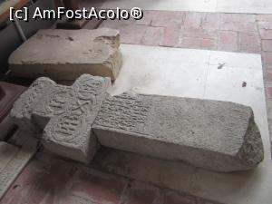 [P45] Muzeu mănăstirea Comana, pietre tombale » foto by Michi
 - 
<span class="allrVoted glyphicon glyphicon-heart hidden" id="av1385724"></span>
<a class="m-l-10 hidden" id="sv1385724" onclick="voting_Foto_DelVot(,1385724,18496)" role="button">șterge vot <span class="glyphicon glyphicon-remove"></span></a>
<a id="v91385724" class=" c-red"  onclick="voting_Foto_SetVot(1385724)" role="button"><span class="glyphicon glyphicon-heart-empty"></span> <b>LIKE</b> = Votează poza</a> <img class="hidden"  id="f1385724W9" src="/imagini/loader.gif" border="0" /><span class="AjErrMes hidden" id="e1385724ErM"></span>