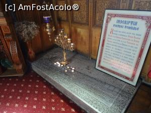 [P06] Lespede funerară în pronaos - Biserica „Sf. Nicolae” - Mănăstirea Comana.  » foto by tata123 🔱
 - 
<span class="allrVoted glyphicon glyphicon-heart hidden" id="av1019283"></span>
<a class="m-l-10 hidden" id="sv1019283" onclick="voting_Foto_DelVot(,1019283,18496)" role="button">șterge vot <span class="glyphicon glyphicon-remove"></span></a>
<a id="v91019283" class=" c-red"  onclick="voting_Foto_SetVot(1019283)" role="button"><span class="glyphicon glyphicon-heart-empty"></span> <b>LIKE</b> = Votează poza</a> <img class="hidden"  id="f1019283W9" src="/imagini/loader.gif" border="0" /><span class="AjErrMes hidden" id="e1019283ErM"></span>