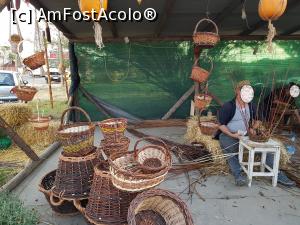 [P07] Coșurile din răchită sunt împletite chiar acolo și sunt expuse apoi spre vânzare.  » foto by Floryn81
 - 
<span class="allrVoted glyphicon glyphicon-heart hidden" id="av1112767"></span>
<a class="m-l-10 hidden" id="sv1112767" onclick="voting_Foto_DelVot(,1112767,18497)" role="button">șterge vot <span class="glyphicon glyphicon-remove"></span></a>
<a id="v91112767" class=" c-red"  onclick="voting_Foto_SetVot(1112767)" role="button"><span class="glyphicon glyphicon-heart-empty"></span> <b>LIKE</b> = Votează poza</a> <img class="hidden"  id="f1112767W9" src="/imagini/loader.gif" border="0" /><span class="AjErrMes hidden" id="e1112767ErM"></span>