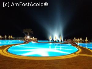 [P21] Acum constat ca nu am piscina intreaga in nicio poza, este imensa. Mai jos este inca una, un bazin mic de bebei, cea cu topogane si cea interioara » foto by docsimo
 - 
<span class="allrVoted glyphicon glyphicon-heart hidden" id="av860314"></span>
<a class="m-l-10 hidden" id="sv860314" onclick="voting_Foto_DelVot(,860314,18500)" role="button">șterge vot <span class="glyphicon glyphicon-remove"></span></a>
<a id="v9860314" class=" c-red"  onclick="voting_Foto_SetVot(860314)" role="button"><span class="glyphicon glyphicon-heart-empty"></span> <b>LIKE</b> = Votează poza</a> <img class="hidden"  id="f860314W9" src="/imagini/loader.gif" border="0" /><span class="AjErrMes hidden" id="e860314ErM"></span>