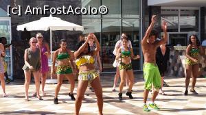 [P26] trupa de brazilieni la piscină » foto by geosler
 - 
<span class="allrVoted glyphicon glyphicon-heart hidden" id="av797037"></span>
<a class="m-l-10 hidden" id="sv797037" onclick="voting_Foto_DelVot(,797037,18500)" role="button">șterge vot <span class="glyphicon glyphicon-remove"></span></a>
<a id="v9797037" class=" c-red"  onclick="voting_Foto_SetVot(797037)" role="button"><span class="glyphicon glyphicon-heart-empty"></span> <b>LIKE</b> = Votează poza</a> <img class="hidden"  id="f797037W9" src="/imagini/loader.gif" border="0" /><span class="AjErrMes hidden" id="e797037ErM"></span>