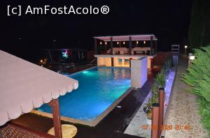 [P10] Piscina seara » foto by fregata
 - 
<span class="allrVoted glyphicon glyphicon-heart hidden" id="av1187595"></span>
<a class="m-l-10 hidden" id="sv1187595" onclick="voting_Foto_DelVot(,1187595,18505)" role="button">șterge vot <span class="glyphicon glyphicon-remove"></span></a>
<a id="v91187595" class=" c-red"  onclick="voting_Foto_SetVot(1187595)" role="button"><span class="glyphicon glyphicon-heart-empty"></span> <b>LIKE</b> = Votează poza</a> <img class="hidden"  id="f1187595W9" src="/imagini/loader.gif" border="0" /><span class="AjErrMes hidden" id="e1187595ErM"></span>