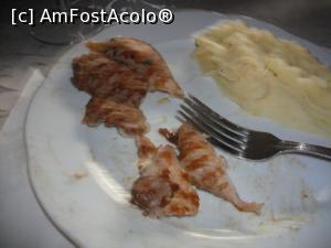 [P17] Mâncasem deja jumătate din porția de ceafă cu piure.  » foto by Zoazore
 - 
<span class="allrVoted glyphicon glyphicon-heart hidden" id="av723622"></span>
<a class="m-l-10 hidden" id="sv723622" onclick="voting_Foto_DelVot(,723622,18505)" role="button">șterge vot <span class="glyphicon glyphicon-remove"></span></a>
<a id="v9723622" class=" c-red"  onclick="voting_Foto_SetVot(723622)" role="button"><span class="glyphicon glyphicon-heart-empty"></span> <b>LIKE</b> = Votează poza</a> <img class="hidden"  id="f723622W9" src="/imagini/loader.gif" border="0" /><span class="AjErrMes hidden" id="e723622ErM"></span>