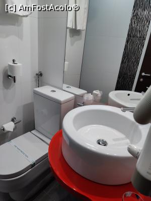[P11] West City Hotel [Florești] - baia camerei single standard » foto by creivean
 - 
<span class="allrVoted glyphicon glyphicon-heart hidden" id="av1309189"></span>
<a class="m-l-10 hidden" id="sv1309189" onclick="voting_Foto_DelVot(,1309189,18506)" role="button">șterge vot <span class="glyphicon glyphicon-remove"></span></a>
<a id="v91309189" class=" c-red"  onclick="voting_Foto_SetVot(1309189)" role="button"><span class="glyphicon glyphicon-heart-empty"></span> <b>LIKE</b> = Votează poza</a> <img class="hidden"  id="f1309189W9" src="/imagini/loader.gif" border="0" /><span class="AjErrMes hidden" id="e1309189ErM"></span>