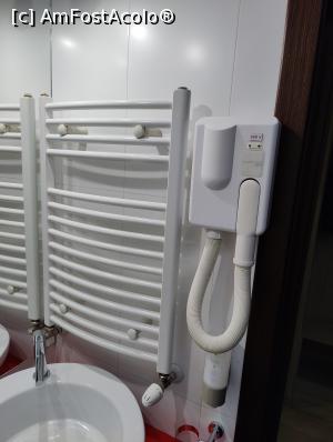 [P13] West City Hotel [Florești] - baia camerei single standard » foto by creivean
 - 
<span class="allrVoted glyphicon glyphicon-heart hidden" id="av1309191"></span>
<a class="m-l-10 hidden" id="sv1309191" onclick="voting_Foto_DelVot(,1309191,18506)" role="button">șterge vot <span class="glyphicon glyphicon-remove"></span></a>
<a id="v91309191" class=" c-red"  onclick="voting_Foto_SetVot(1309191)" role="button"><span class="glyphicon glyphicon-heart-empty"></span> <b>LIKE</b> = Votează poza</a> <img class="hidden"  id="f1309191W9" src="/imagini/loader.gif" border="0" /><span class="AjErrMes hidden" id="e1309191ErM"></span>