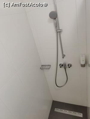 [P15] West City Hotel [Florești] - baia camerei single standard » foto by creivean
 - 
<span class="allrVoted glyphicon glyphicon-heart hidden" id="av1309193"></span>
<a class="m-l-10 hidden" id="sv1309193" onclick="voting_Foto_DelVot(,1309193,18506)" role="button">șterge vot <span class="glyphicon glyphicon-remove"></span></a>
<a id="v91309193" class=" c-red"  onclick="voting_Foto_SetVot(1309193)" role="button"><span class="glyphicon glyphicon-heart-empty"></span> <b>LIKE</b> = Votează poza</a> <img class="hidden"  id="f1309193W9" src="/imagini/loader.gif" border="0" /><span class="AjErrMes hidden" id="e1309193ErM"></span>
