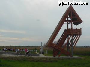 [P17] Turn pentru observarea pasarilor, langa rezervatia Dinnyes. Am impartit platforma cu o clasa de elevi, sositi pe biciclete » foto by andre cristoiu
 - 
<span class="allrVoted glyphicon glyphicon-heart hidden" id="av622554"></span>
<a class="m-l-10 hidden" id="sv622554" onclick="voting_Foto_DelVot(,622554,18539)" role="button">șterge vot <span class="glyphicon glyphicon-remove"></span></a>
<a id="v9622554" class=" c-red"  onclick="voting_Foto_SetVot(622554)" role="button"><span class="glyphicon glyphicon-heart-empty"></span> <b>LIKE</b> = Votează poza</a> <img class="hidden"  id="f622554W9" src="/imagini/loader.gif" border="0" /><span class="AjErrMes hidden" id="e622554ErM"></span>