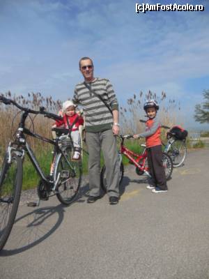 [P07] La Velence toata lumea pedaleaza, inclusiv fotograful » foto by andre cristoiu
 - 
<span class="allrVoted glyphicon glyphicon-heart hidden" id="av622533"></span>
<a class="m-l-10 hidden" id="sv622533" onclick="voting_Foto_DelVot(,622533,18539)" role="button">șterge vot <span class="glyphicon glyphicon-remove"></span></a>
<a id="v9622533" class=" c-red"  onclick="voting_Foto_SetVot(622533)" role="button"><span class="glyphicon glyphicon-heart-empty"></span> <b>LIKE</b> = Votează poza</a> <img class="hidden"  id="f622533W9" src="/imagini/loader.gif" border="0" /><span class="AjErrMes hidden" id="e622533ErM"></span>