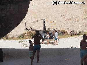 [P24] Navagio- si cuplul care a coborat din elicopter » foto by luciaoradea
 - 
<span class="allrVoted glyphicon glyphicon-heart hidden" id="av665613"></span>
<a class="m-l-10 hidden" id="sv665613" onclick="voting_Foto_DelVot(,665613,18547)" role="button">șterge vot <span class="glyphicon glyphicon-remove"></span></a>
<a id="v9665613" class=" c-red"  onclick="voting_Foto_SetVot(665613)" role="button"><span class="glyphicon glyphicon-heart-empty"></span> <b>LIKE</b> = Votează poza</a> <img class="hidden"  id="f665613W9" src="/imagini/loader.gif" border="0" /><span class="AjErrMes hidden" id="e665613ErM"></span>