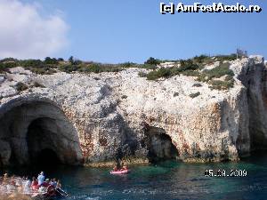 [P13] Cu mult interes turistii admira formatiunile carstice » foto by irinad
 - 
<span class="allrVoted glyphicon glyphicon-heart hidden" id="av602125"></span>
<a class="m-l-10 hidden" id="sv602125" onclick="voting_Foto_DelVot(,602125,18547)" role="button">șterge vot <span class="glyphicon glyphicon-remove"></span></a>
<a id="v9602125" class=" c-red"  onclick="voting_Foto_SetVot(602125)" role="button"><span class="glyphicon glyphicon-heart-empty"></span> <b>LIKE</b> = Votează poza</a> <img class="hidden"  id="f602125W9" src="/imagini/loader.gif" border="0" /><span class="AjErrMes hidden" id="e602125ErM"></span>