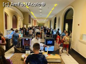 [P03] restaurantul super aglomerat » foto by floraur
 - 
<span class="allrVoted glyphicon glyphicon-heart hidden" id="av1224409"></span>
<a class="m-l-10 hidden" id="sv1224409" onclick="voting_Foto_DelVot(,1224409,18563)" role="button">șterge vot <span class="glyphicon glyphicon-remove"></span></a>
<a id="v91224409" class=" c-red"  onclick="voting_Foto_SetVot(1224409)" role="button"><span class="glyphicon glyphicon-heart-empty"></span> <b>LIKE</b> = Votează poza</a> <img class="hidden"  id="f1224409W9" src="/imagini/loader.gif" border="0" /><span class="AjErrMes hidden" id="e1224409ErM"></span>