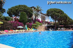[P02] Piscina Hotelului Roger de Flor Palace » foto by cami1212
 - 
<span class="allrVoted glyphicon glyphicon-heart hidden" id="av626178"></span>
<a class="m-l-10 hidden" id="sv626178" onclick="voting_Foto_DelVot(,626178,18575)" role="button">șterge vot <span class="glyphicon glyphicon-remove"></span></a>
<a id="v9626178" class=" c-red"  onclick="voting_Foto_SetVot(626178)" role="button"><span class="glyphicon glyphicon-heart-empty"></span> <b>LIKE</b> = Votează poza</a> <img class="hidden"  id="f626178W9" src="/imagini/loader.gif" border="0" /><span class="AjErrMes hidden" id="e626178ErM"></span>