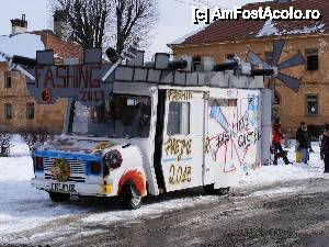 [P04] mini-bus, model cu creneluri » foto by vasilica
 - 
<span class="allrVoted glyphicon glyphicon-heart hidden" id="av400622"></span>
<a class="m-l-10 hidden" id="sv400622" onclick="voting_Foto_DelVot(,400622,18587)" role="button">șterge vot <span class="glyphicon glyphicon-remove"></span></a>
<a id="v9400622" class=" c-red"  onclick="voting_Foto_SetVot(400622)" role="button"><span class="glyphicon glyphicon-heart-empty"></span> <b>LIKE</b> = Votează poza</a> <img class="hidden"  id="f400622W9" src="/imagini/loader.gif" border="0" /><span class="AjErrMes hidden" id="e400622ErM"></span>