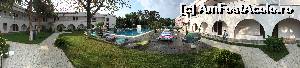 [P25] O vedere panoramică cu piscina şi curtea interioară.  » foto by marian_buc
 - 
<span class="allrVoted glyphicon glyphicon-heart hidden" id="av627496"></span>
<a class="m-l-10 hidden" id="sv627496" onclick="voting_Foto_DelVot(,627496,18598)" role="button">șterge vot <span class="glyphicon glyphicon-remove"></span></a>
<a id="v9627496" class=" c-red"  onclick="voting_Foto_SetVot(627496)" role="button"><span class="glyphicon glyphicon-heart-empty"></span> <b>LIKE</b> = Votează poza</a> <img class="hidden"  id="f627496W9" src="/imagini/loader.gif" border="0" /><span class="AjErrMes hidden" id="e627496ErM"></span>